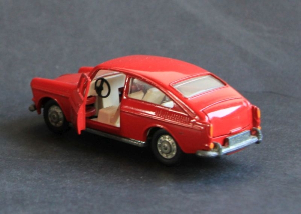 Dinky Toys England Volkswagen 1600 TL Fastback1965 DieCast Model (3710)